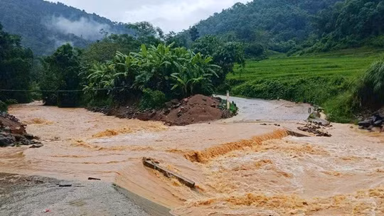 Cảnh báo: Mưa lũ cực đoan, hiểm họa lũ quét và sụt lún đất đe dọa 5 tỉnh trọng điểm