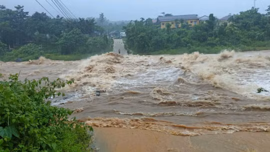 Chủ động ứng phó mưa lớn, lũ quét và sạt lở đất trên khu vực từ Hà Tĩnh đến Quảng Ngãi