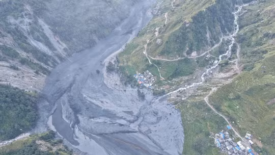 Lũ quét kinh hoàng ở Nepal cuốn trôi hơn 200 ngôi nhà, 5 người mất tích