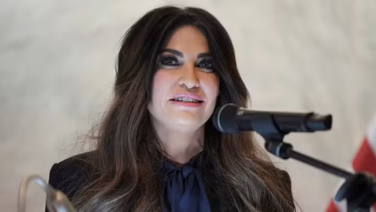 Bà Kimberly Guilfoyle - hôn thê cũ của con trai ông Trump bị buộc từ chức đại sứ tại Hy Lạp