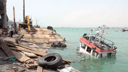 Houthi tuyên bố phóng tên lửa tấn công các tàu của Ả Rập Xê Út ở Biển Đỏ