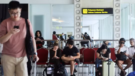 Thảm họa phun trào núi lửa ở Indonesia: 7 sân bay vẫn đóng cửa, 341.000 hành khách bị ảnh hưởng