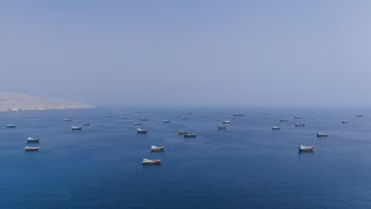 Hormuz sôi động trở lại: 17 triệu thùng dầu đi qua eo biển chiến lược chỉ trong 1 ngày