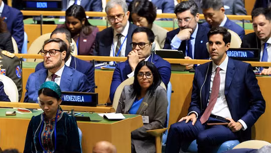 Tổng thống Trump lần đầu hội đàm trực tiếp với Tổng thống lâm thời Venezuela Rodriguez