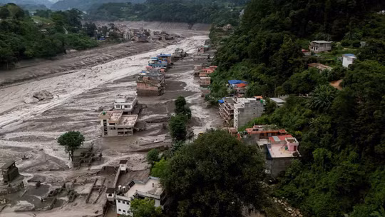 Nepal - Trung Quốc cảnh báo nguy cơ lũ mới, hai hồ nước có thể vỡ bất cứ lúc nào