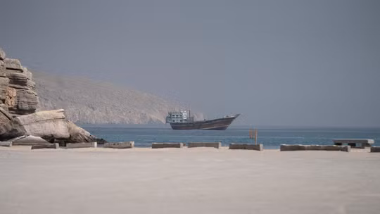 Iran tiếp tục ra điều kiện, số phận eo biển chiến lược Hormuz chưa thể ngã ngũ
