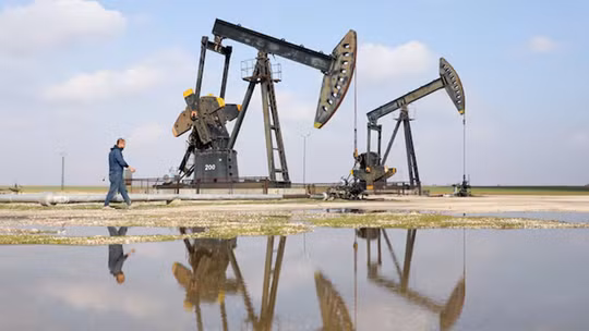 Giá dầu giảm 1% khi các cuộc đàm phán ngoại giao với Iran xoa dịu lo ngại về nguồn cung