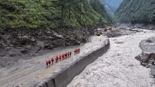 Gia đình 9 người Hàn Quốc mất tích ở Nepal cầu cứu, thúc giục triển khai trực thăng tìm kiếm