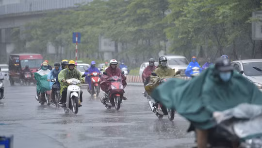 Bắc Bộ - Trung Bộ mưa lớn có nơi trên 200mm, cảnh báo nguy cơ lũ quét, sạt lở nguy hiểm
