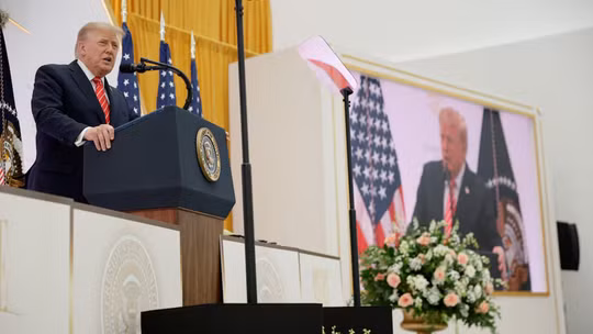 Ông Trump cáo buộc Houthi tìm cách đẩy giá dầu tăng trước bầu cử giữa kỳ Mỹ