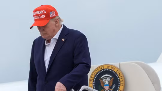Tỷ lệ ủng hộ ông Trump lao dốc còn 33%, mức thấp nhất kể từ khi trở lại Nhà Trắng