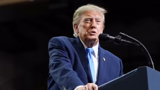 Ông Trump đối mặt bài toán khó khi tỷ lệ ủng hộ xuống mức thấp kỷ lục trước bầu cử giữa kỳ