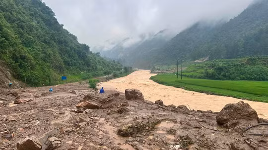 Sơn La đối mặt nguy cơ lũ quét, sạt lở và sụt lún đất nguy hiểm do mưa lớn kéo dài