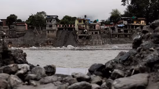 Lũ lụt, sạt lở đất kinh hoàng khiến 70 người thiệt mạng ở Ấn Độ và Nepal
