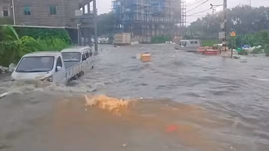 Bão Saudel đổ bộ Chiết Giang, Trung Quốc phát cảnh báo đỏ, hàng loạt khu vực đối mặt hiểm họa