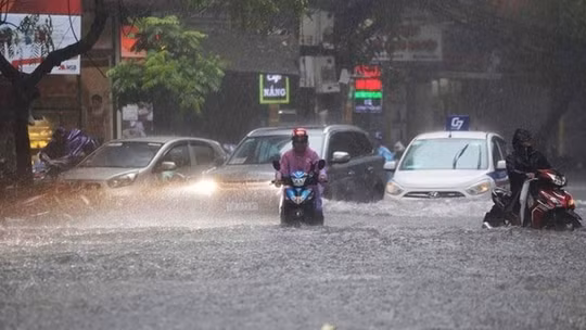 Trung Bộ, Nam Bộ mưa lớn có nơi trên 100mm, đề phòng nguy cơ lốc sét, gió giật mạnh