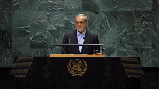 Tổng thống Pezeshkian khẳng định Iran sẽ “không bao giờ đầu hàng” trước đe dọa của ông Trump