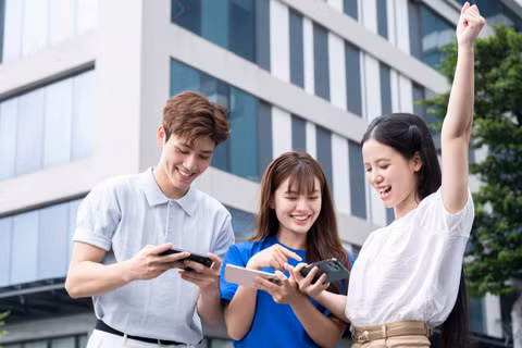 VinaPhone dành tặng giới trẻ học bổng 100 triệu đồng mùa tựu trường