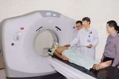 Máy xạ trị gia tốc tuyến tính tại Bệnh viện Ung bướu Nghệ An được chỉ định điều trị cho bệnh nhân ung thư. Ảnh: Bệnh viện Ung bướu Nghệ An.