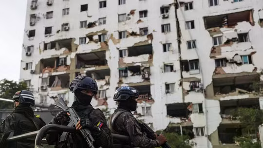 Vừa bị trục xuất khỏi Mỹ, hàng trăm người Venezuela mất tích trong động đất