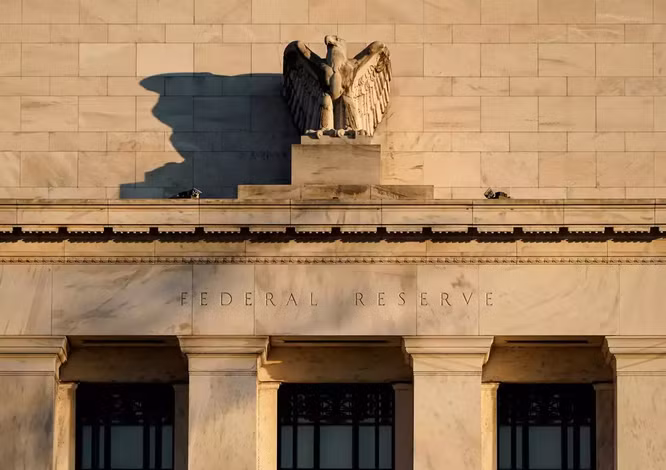 Fed và nhiệm vụ làm 'biến mất' 2.500 tỉ USD ảnh 2 Fed và nhiệm vụ làm 'biến mất' 2.500 tỉ USD ảnh 2