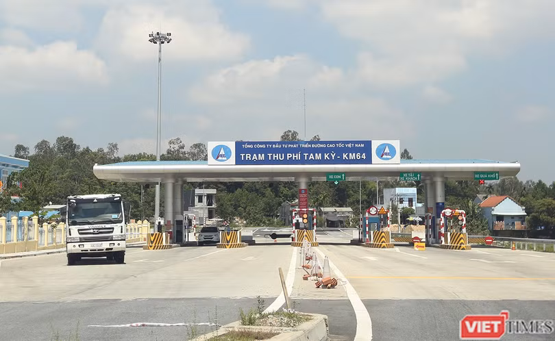 Chống "bão giá" nhiên liệu: Bộ GTVT đề nghị giảm phí, lệ phí