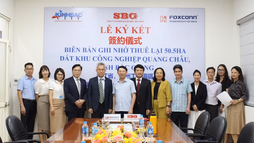 Foxconn muốn rót 300 triệu USD vào KCN Quang Châu: ’Lót ổ’ cho Apple?