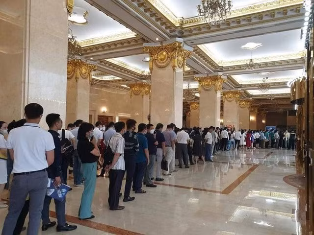 Nguy cơ thổi giá, bỏ cọc sau những phiên đấu giá đất ven đô cao ngất ảnh 2 Nguy cơ thổi giá, bỏ cọc sau những phiên đấu giá đất ven đô cao ngất ảnh 2