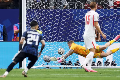 Argentina ngược dòng nghẹt thở, tiễn tuyển Anh khỏi World Cup 2026