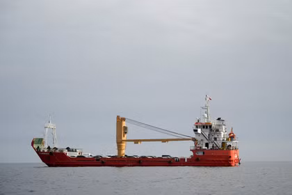 Giao thông qua eo biển Hormuz tiếp tục “tê liệt” sau khi Iran dọa trả đũa các cuộc tấn công của Mỹ