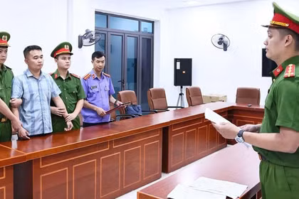 Khởi tố, bắt tạm giam thầy giáo Nguyễn Hà Duy vụ hơn 140 điểm 10 Toán tại Tuyên Quang