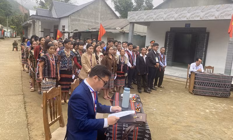 Bầu cử đại biểu Quốc hội và HĐND các cấp: Nhiều địa phương có 100% cử tri đi bầu ảnh 22 Bầu cử đại biểu Quốc hội và HĐND các cấp: Nhiều địa phương có 100% cử tri đi bầu ảnh 22