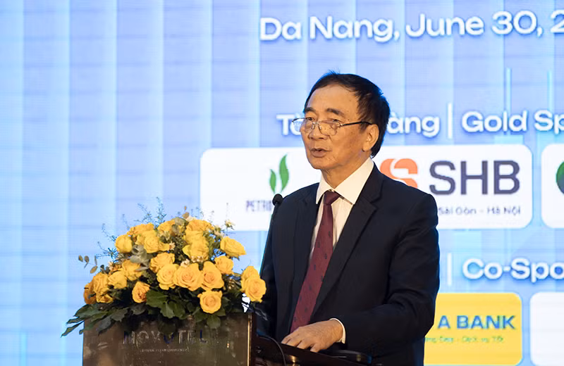 TS Lê Minh Nghĩa, Chủ tịch Hiệp hội Tư vấn Tài chính Việt Nam (VFCA) phát biểu tại hội thảo. Ảnh: XM.