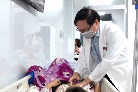 18 người nhập viện sau khi ăn bánh mì ở Quảng Ngãi, Bộ Y tế vào cuộc