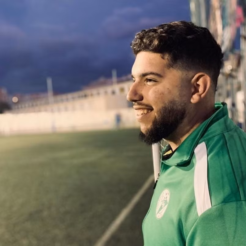 Chủ tịch của CLB Atletico Portada, ông Pepe Bueno xác nhận với báo giới. "Francisco là một chàng trai tuyệt vời và một huấn luyện viên rất tài năng. Tất cả chúng tôi vẫn còn sốc." Ảnh CLB