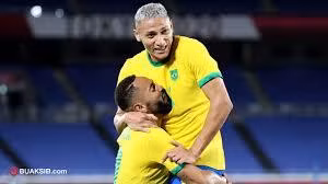 Richarlison lập hat-trick tuyệt đẹp trong vòng 30 phút. Ảnh AP