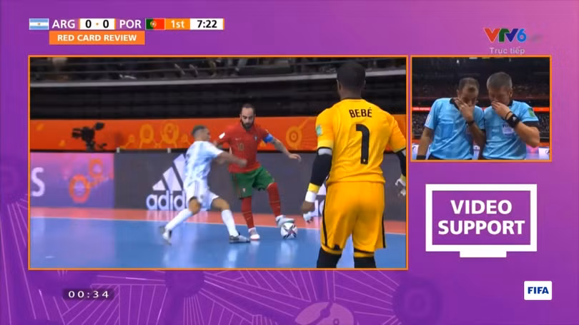 Cú đấm khiến Argentina mất cúp. (Ảnh cắt từ clip)
