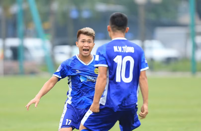 Tiền đạo Văn Tùng (10) ghi rất nhiều bàn thắng quan trọng cho đội nhà. Ảnh HB Tiền đạo Văn Tùng (10) ghi rất nhiều bàn thắng quan trọng cho đội nhà. Ảnh HB
