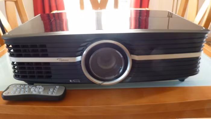 Những mẫu máy chiếu 4K mới nhất cho phòng giải trí gia đình - Ảnh 1