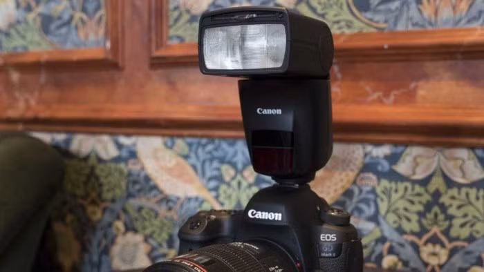 Canon ra mắt Speedlite 470EX-AI: Đèn flash có thể tự xoay để tìm góc chiếu sáng tối ưu - Ảnh 2