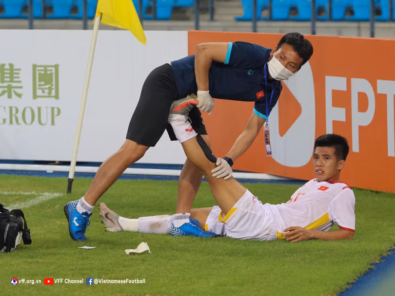 Nén đau để đá. Ảnh VFF.
