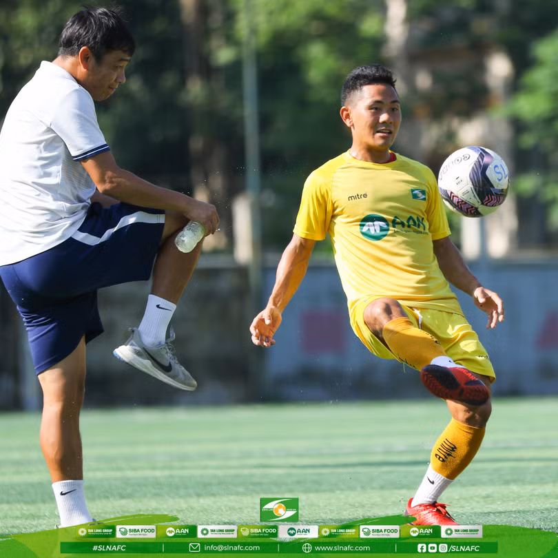 Thầy trẻ, trò trẻ. Ảnh SLFC