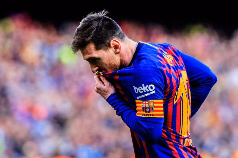 Sang đến 2021-2022, tổng quỹ lương Barca mức lương hiện tại vẫn ở ngưỡng 500 triệu euros/mùa và riêng Messi là 100 triệu euros/mùa. Ảnh Gettty Sang đến 2021-2022, tổng quỹ lương Barca mức lương hiện tại vẫn ở ngưỡng 500 triệu euros/mùa và riêng Messi là 100 triệu euros/mùa. Ảnh Gettty