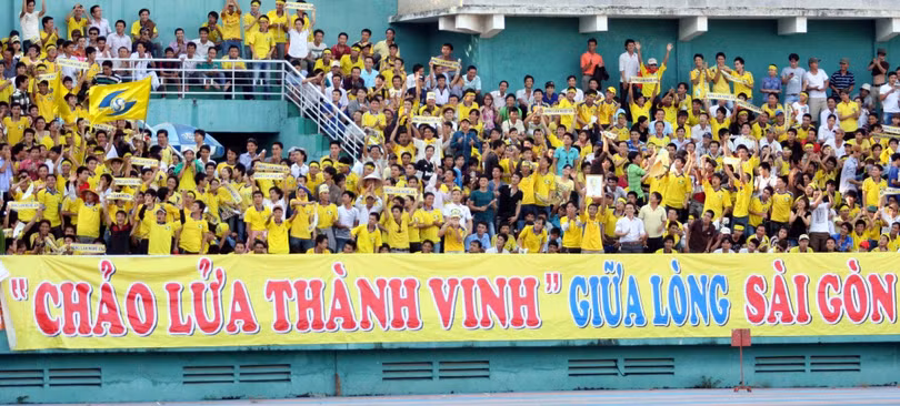Khi con tim khán giả SLNA vui trở lại. Ảnh TT
