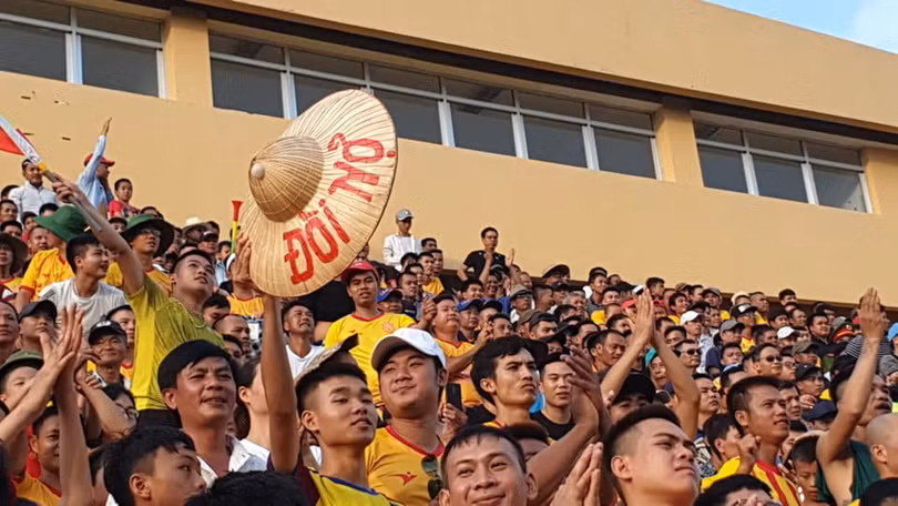 Chủ nhà Nam Định đã đòi cả nợ lẫn lãi trận thua 2-3 lượt đi trên sân Thanh Hóa. Ảnh VietTimes