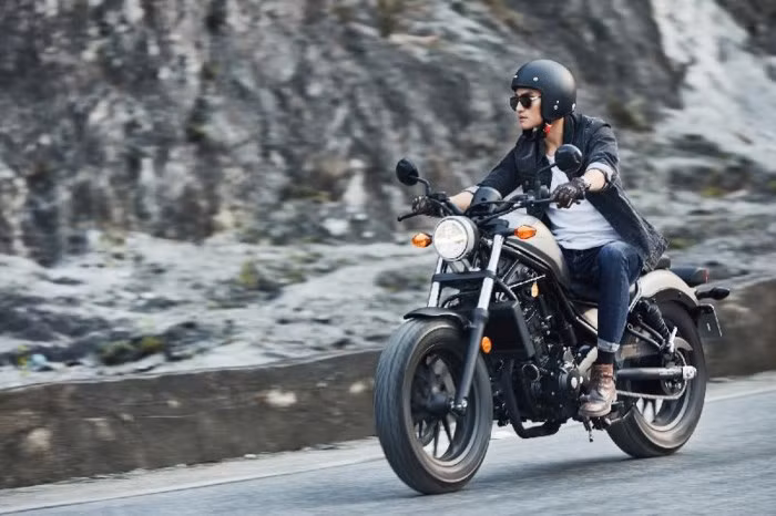 Ngắm 'lãng tử' Honda Rebel 300 bụi bặm đầy cuốn hút - Ảnh 1