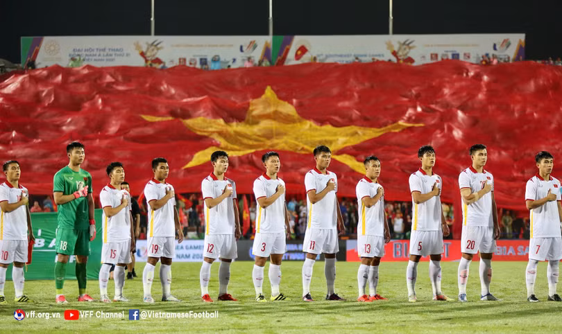 Liệu ông Park có dùng chiến thuật 3-4-2-1? Ảnh VFF