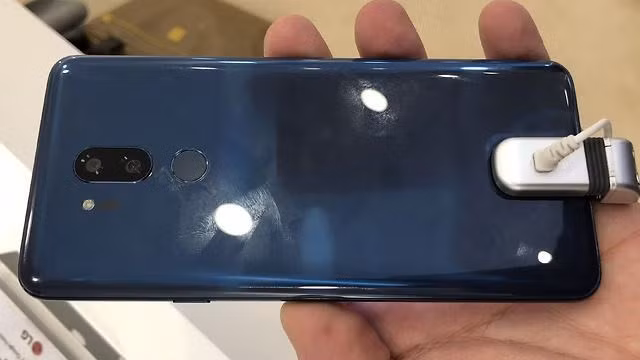 [MWC 2018] LG bí mật trình làng một chiếc điện thoại với tên gọi G7, có tai thỏ - Ảnh 2