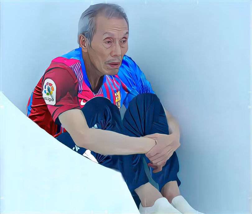 Ảnh chế nỗi đau của cổ động viên Barca dựa theo nhân vật trong phim Squid Game. Ảnh Barca. Ảnh chế nỗi đau của cổ động viên Barca dựa theo nhân vật trong phim Squid Game. Ảnh Barca.