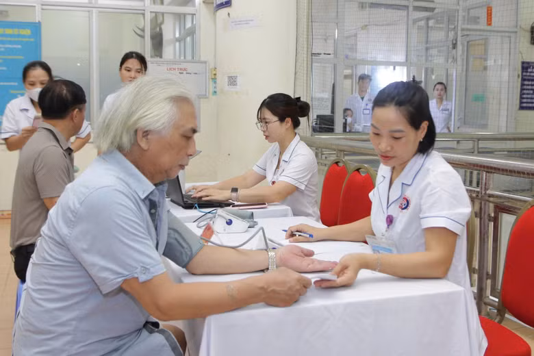 Tháo gỡ nhiều vướng mắc về khám sức khỏe miễn phí toàn dân